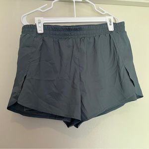 Girlfriend collective lagoon trail short 2 in 1